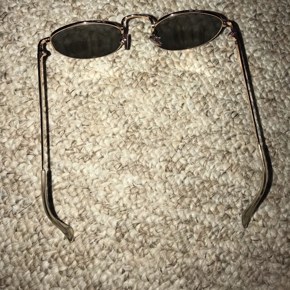 Basic Sunglasses - Picture 2 of 4